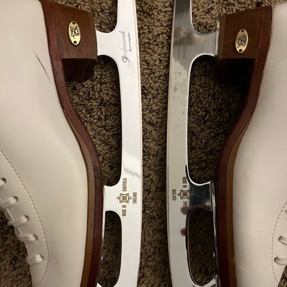 Riedell 910 LS Womens Figure Skates, size 5, made in England - Picture 5 of 8
